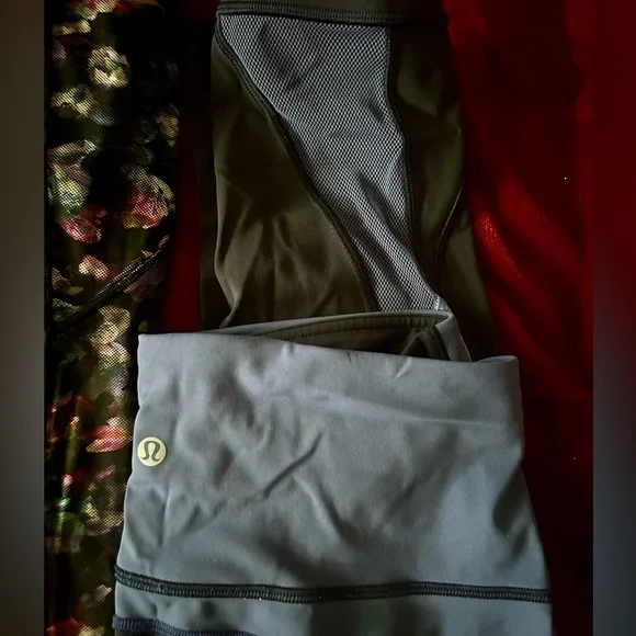 Lululemon Size 10 Leggings Bundle - Picture 2 of 3